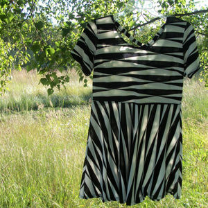 ZEBRA ZEBRA BELLA BERRY ZEBRA BACK CUT OUT DRESS 12